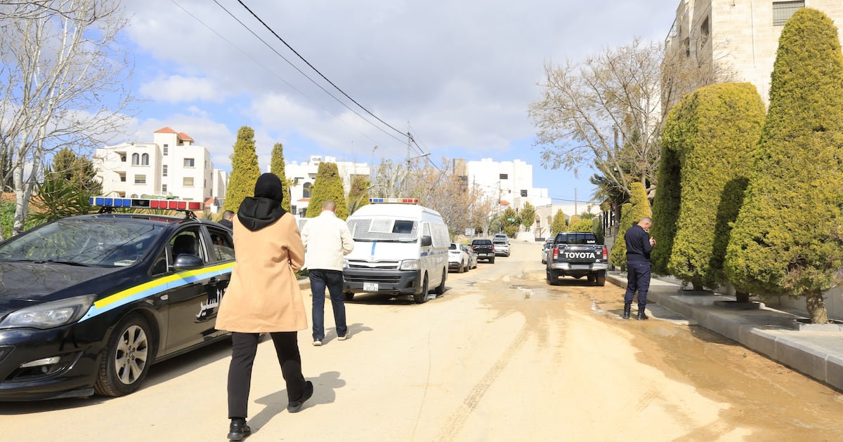 الحياة في عمّان تستمر رغم التوترات الإقليمية