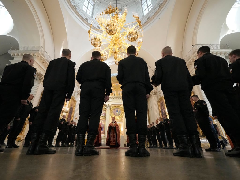 Russia N fi Ipa Le Awọn Alagbe Ariwa ile Asia Lọ Ṣẹgun Ijà Ukreen