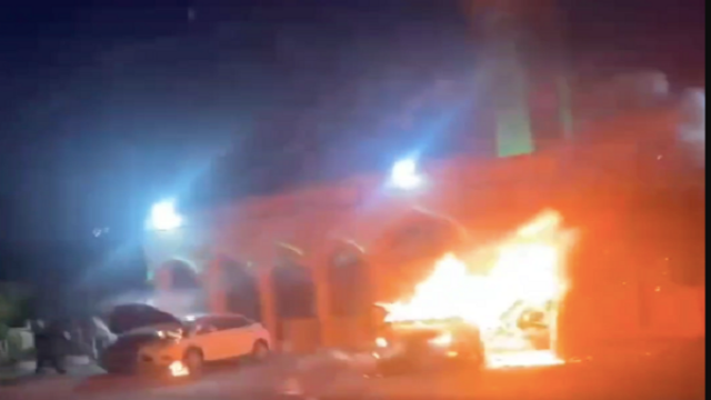 Noqonuniy ko‘chmanchilar G‘arbiy sohildagi masjid va transport vositalarini yoqib yubordi, Falastin hujumni qoraladi