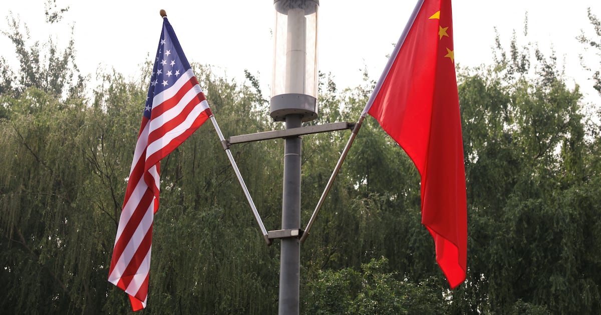 Trump Kunjungi China di Tengah Ketegangan Hormuz; Negara-negara Teluk Tingkatkan Keamanan