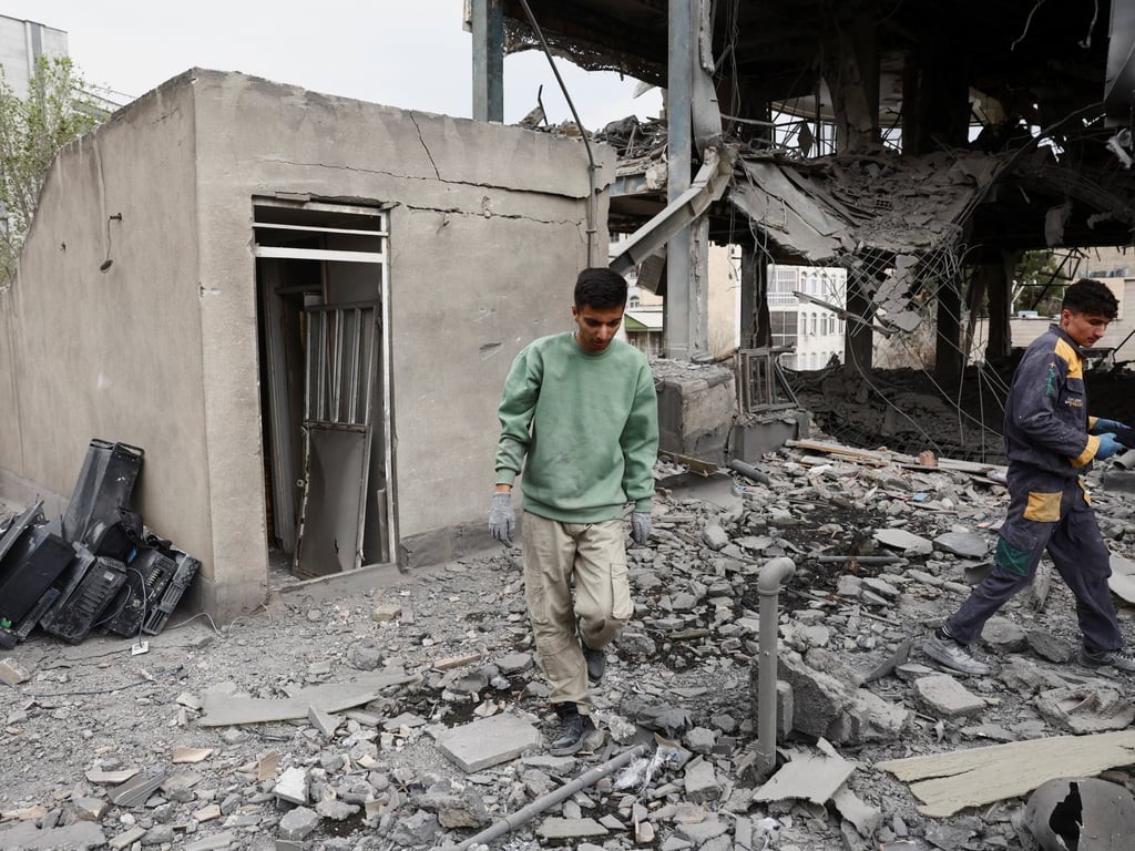 Иран обвиняет США в подготовке наземной атаки на фоне усиления обстрелов со стороны Израиля