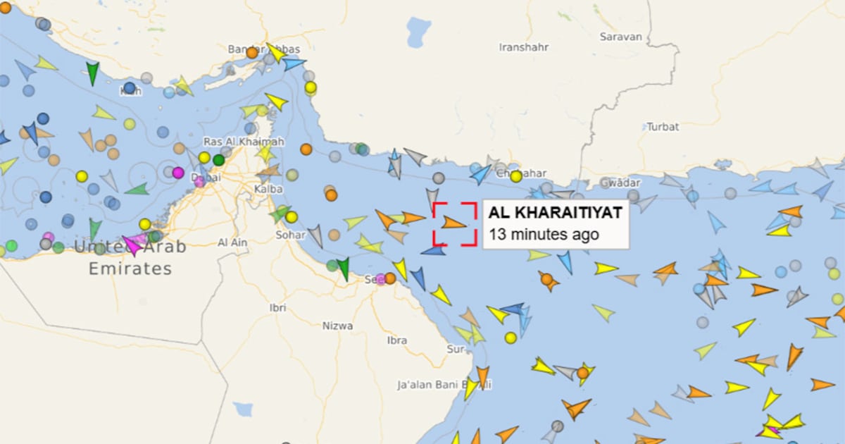 Kapal Tanker LNG Qatar Berupaya Melintasi Selat Hormuz yang Krusial