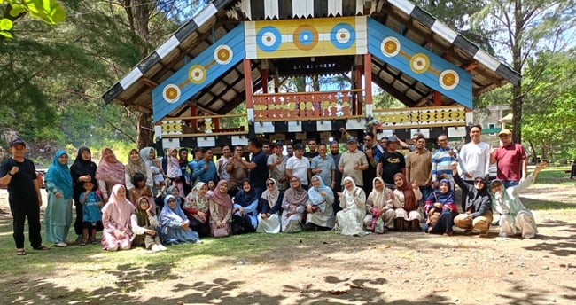 Факультет Адаб и Гуманитарных Наук УИН Ар-Ранири провёл семейное мероприятие на пляже Ритинг