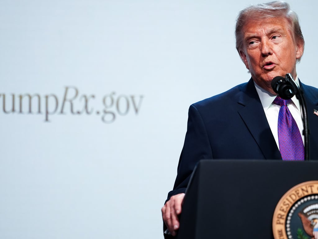 Trump bilang kesepakatan Iran hampir beres