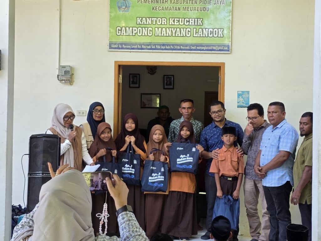 DKP Aceh Sosialisasi Gemarikan dan Bagikan Olahan Ikan di Pidie Jaya