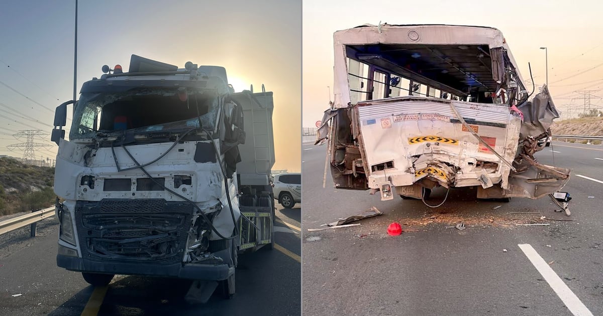 Dubaydagi fojiali halokat: yuk mashinasi avtobusga urilib, bittasi halok bo'ldi, 19 kishi yaralandi