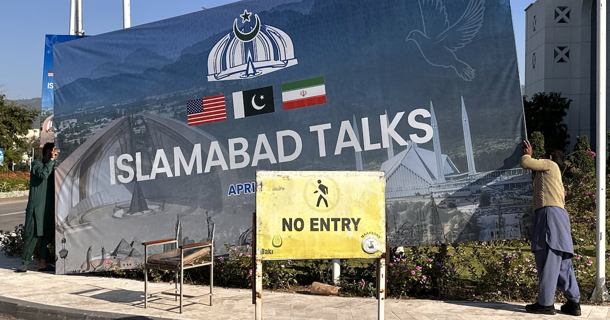 Pembicaraan AS-Iran menghadapi jalan panjang dan sulit.