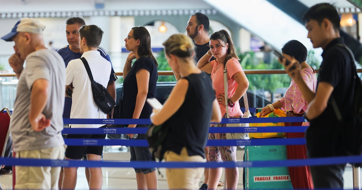 Pembatalan Penerbangan Besar-besaran di UAE Diperpanjang