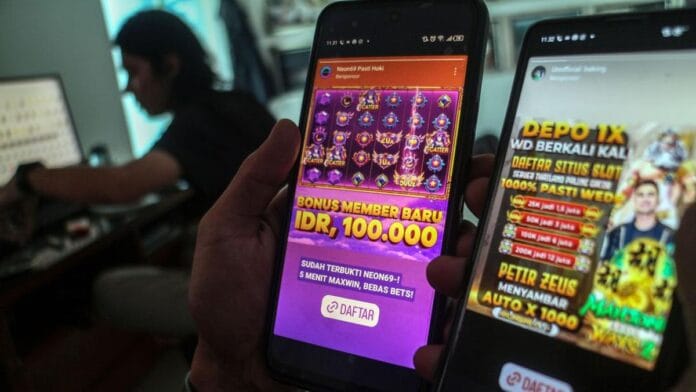 خبير: التعامل مع القمار الإلكتروني يجب أن يتضمن تأهيل ضحايا الإدمان، لا يكفي مجرد معاقبة اللاعبين
