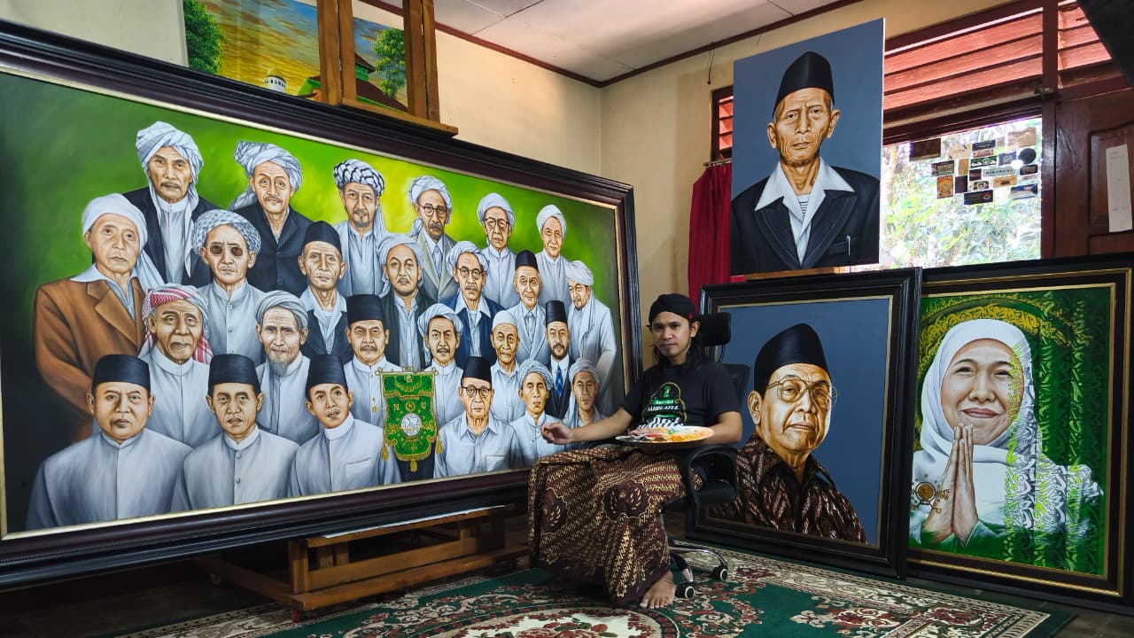 25 NU asoschilarining surati Jombang Tambakberasdagi Muktamar oldidan san'at ko'rgazmasining diqqat markazida