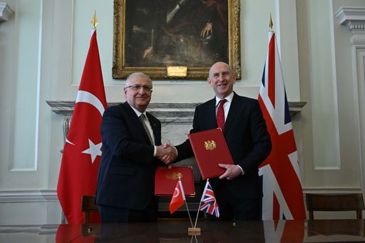 Türkiye and UK strengthen defence ties with new Eurofighter support agreement.