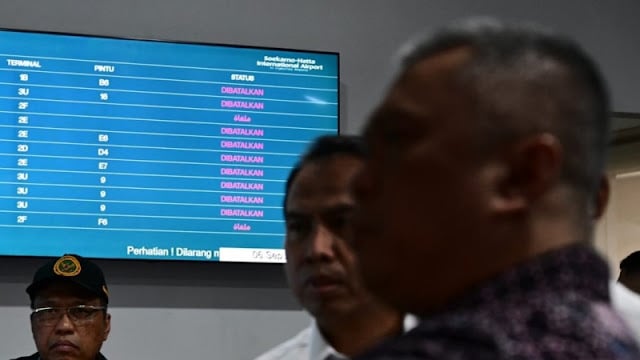 Krakatau Uşağı vulkanının vulkanik külləri hava uçuşlarını pozur, 1.558 uçuş gecikdi
