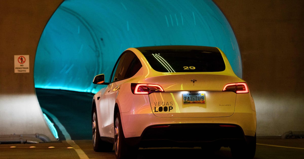 Tesla Loop on Arande Dubai: Wanaa ko Fedde Baylo ndee?