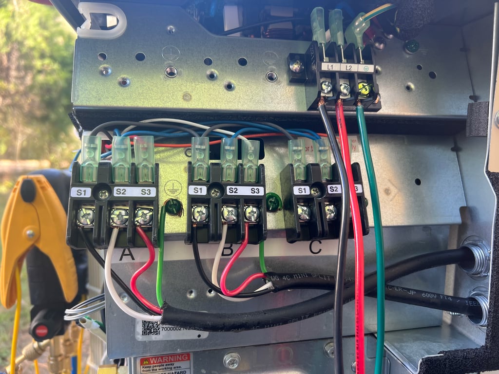 Outdoor heat pump unit at a Memphis home