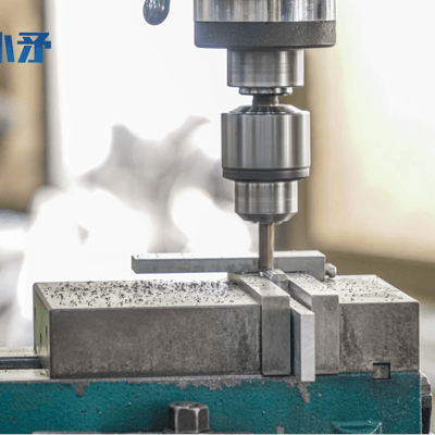 在微电子器件的核心部分，一条肉眼难以察觉