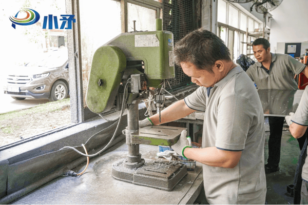 小茂AB胶点胶机：精密制造领域的“流体雕塑家”