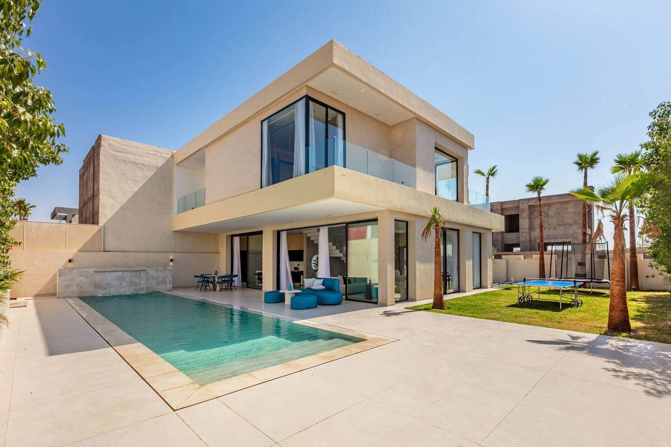 Villa Aura