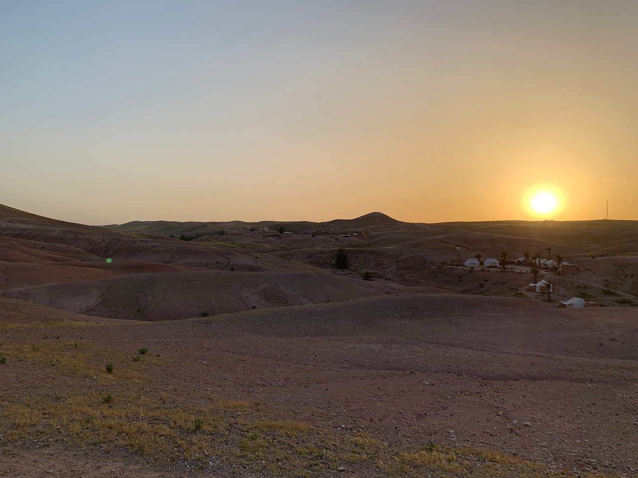 La Magie Cachée d'Agafay : Votre Guide des Excursions dans le Désert au départ de Marrakech (2025)