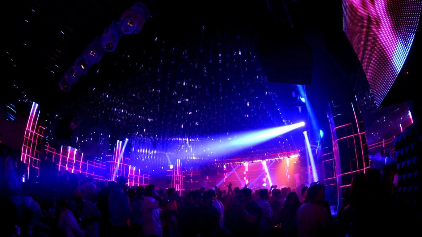 555 Famous Club