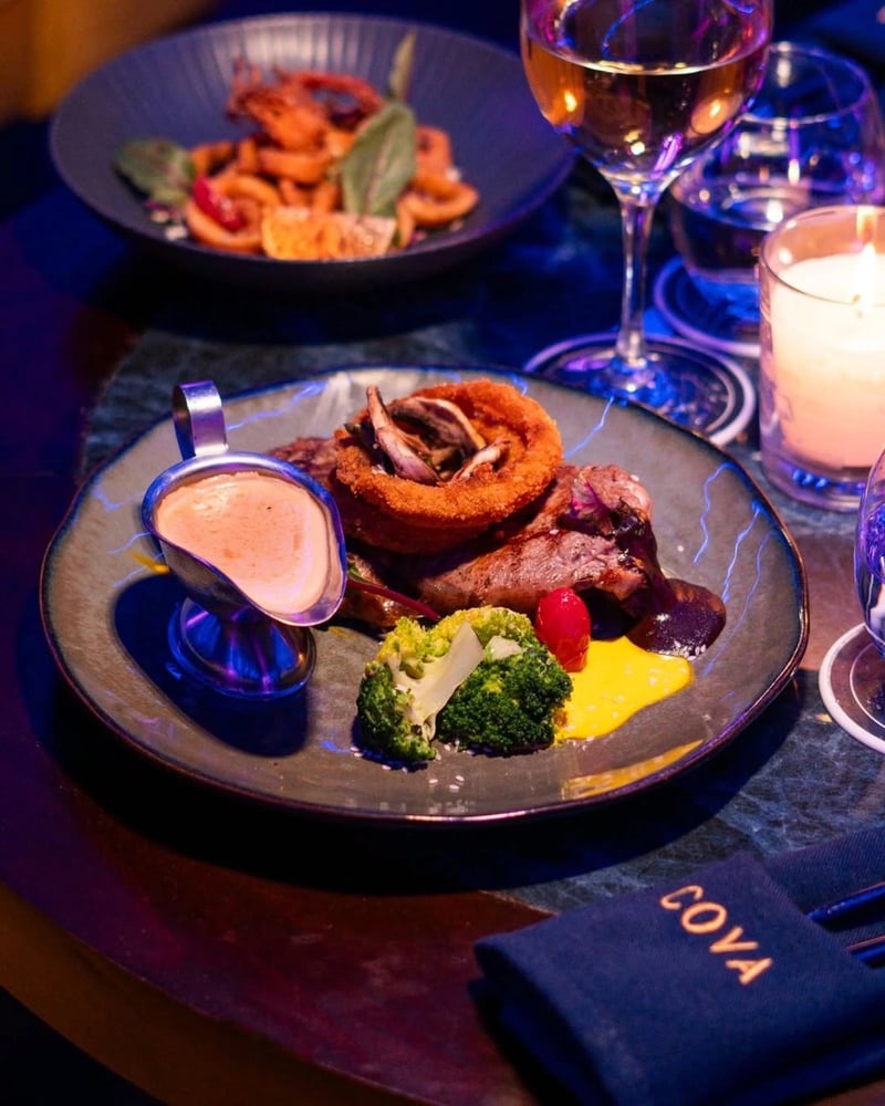 Cova Lounge