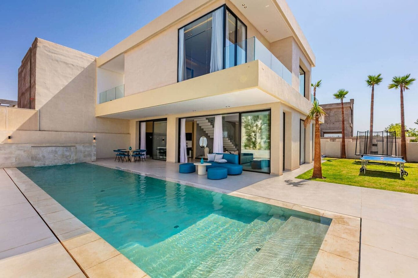 Villa Aura