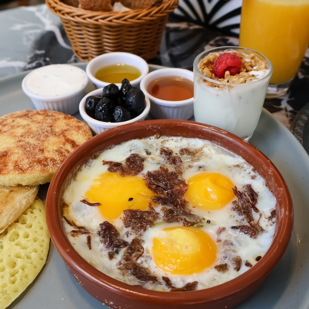 Monty's Cafe & Restaurant
