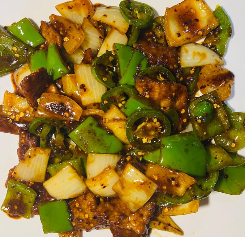 B3. Hot Fresh Chili Stir Fried Beef 香辣牛