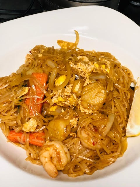 N3. Seafood Pad Thai