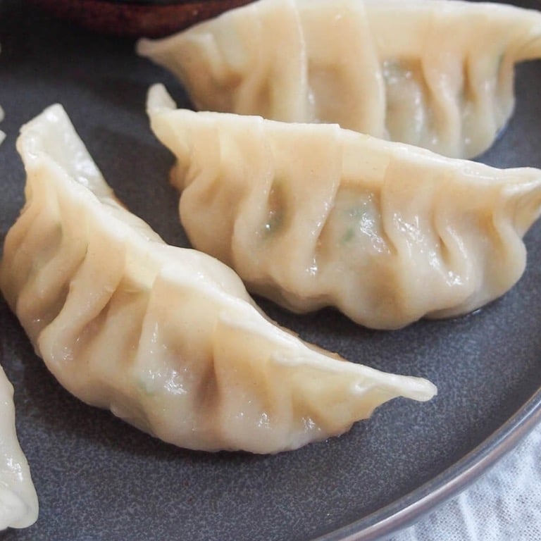水饺 <br> Steamed Dumplings (8)