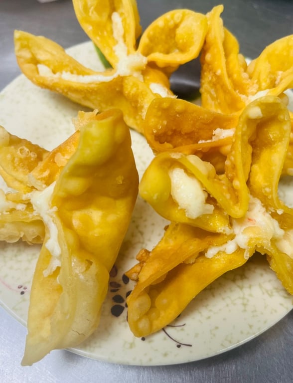 4. 蟹角 Crab Rangoon (8)