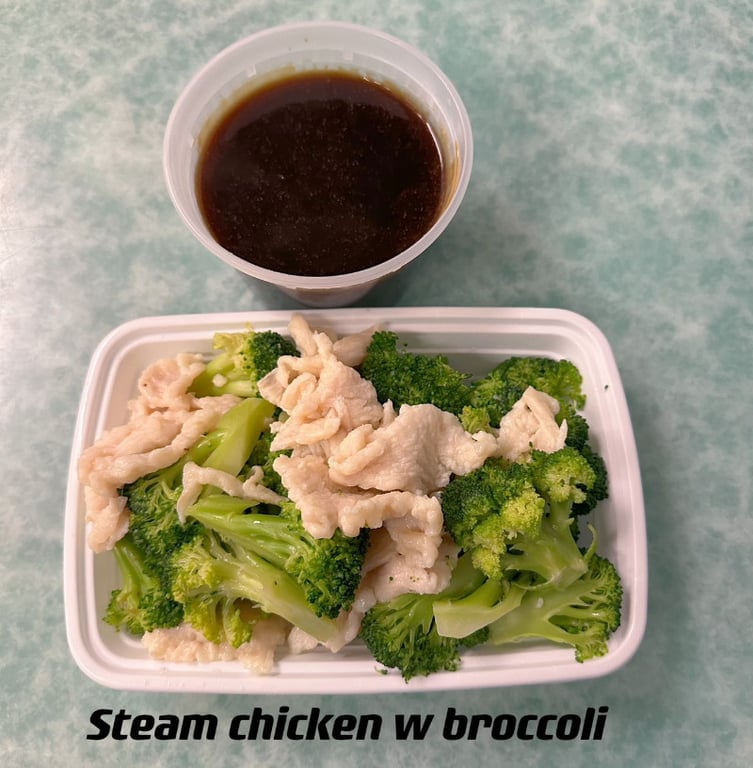 D3. Steamed Chicken w. Broccoli