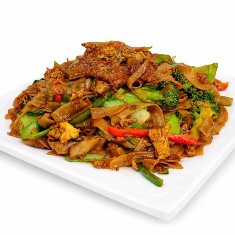 C01. Beef Chow Fun