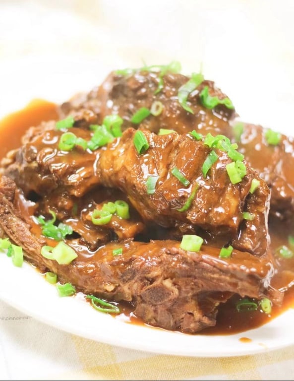 4. Pork Chop in Brown Sauce (6) 酱味骨