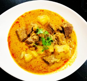 E16. Mussamun Curry