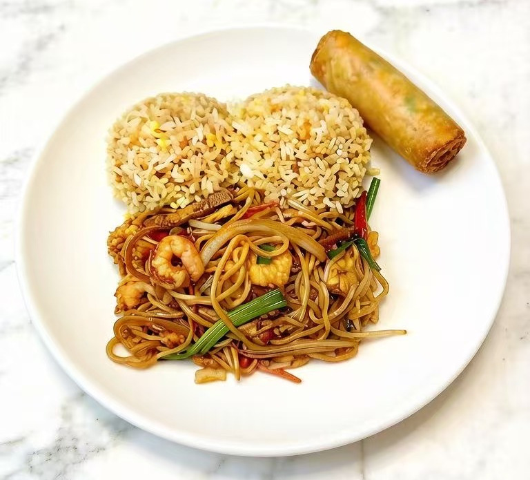 L40. Combination Lo Mein