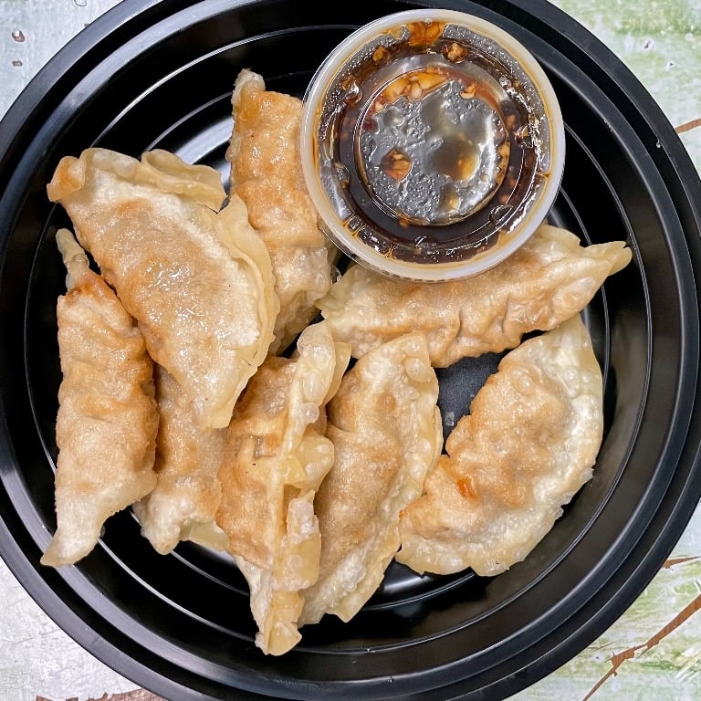 A6. 锅贴 Fried Dumplings