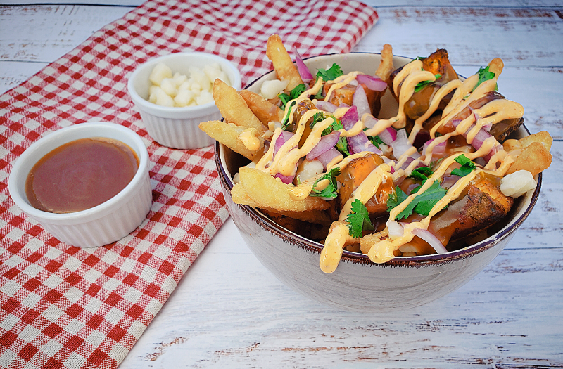 Spicy Lemon Paneer Poutine (Non-Veg) Combo