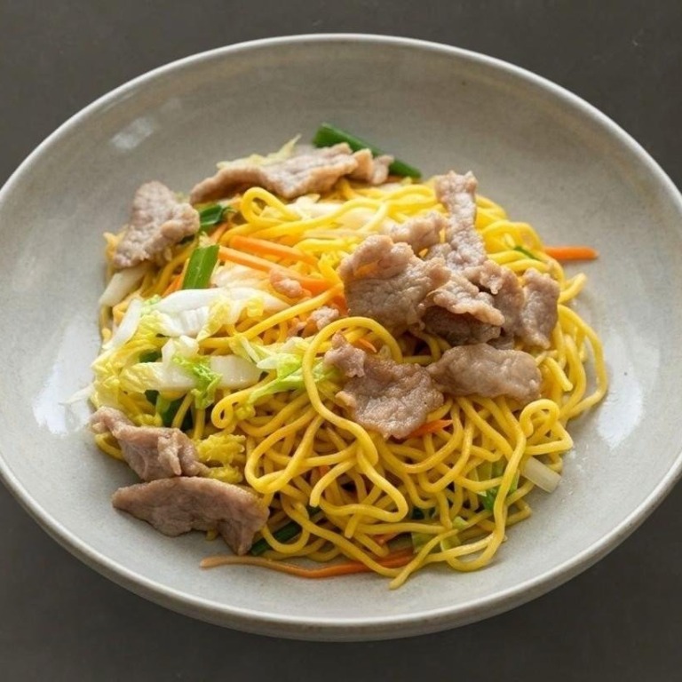 26. 牛捞面 <br> Beef Lo Mein