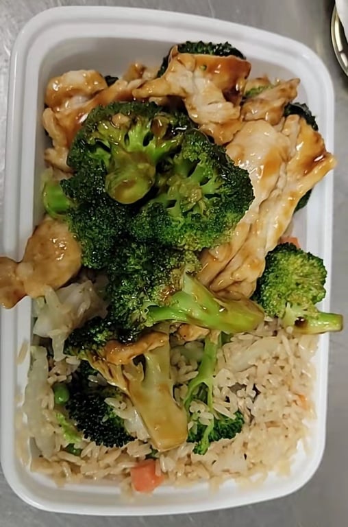 C 1. Chicken with Broccoli Image