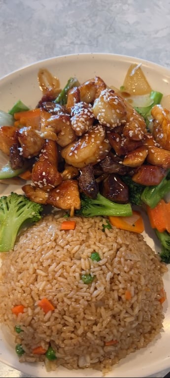 HS7. Hibachi Triple Delight