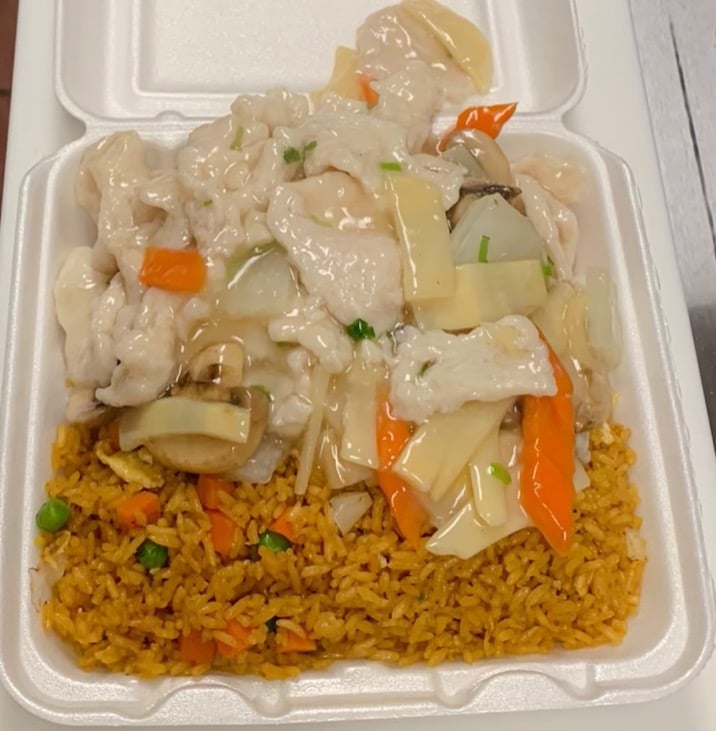 C 3. Moo Goo Gai Pan 蘑菇几片