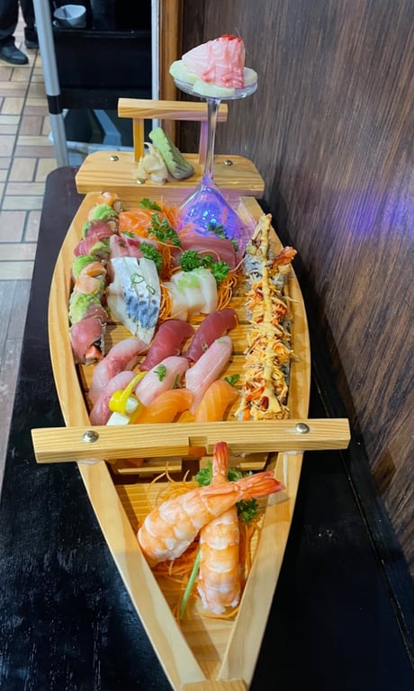 Sushi & Sashimi Love Boat