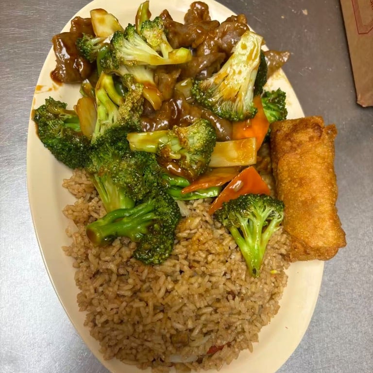 C8. 芥兰牛 Broccoli w. Beef