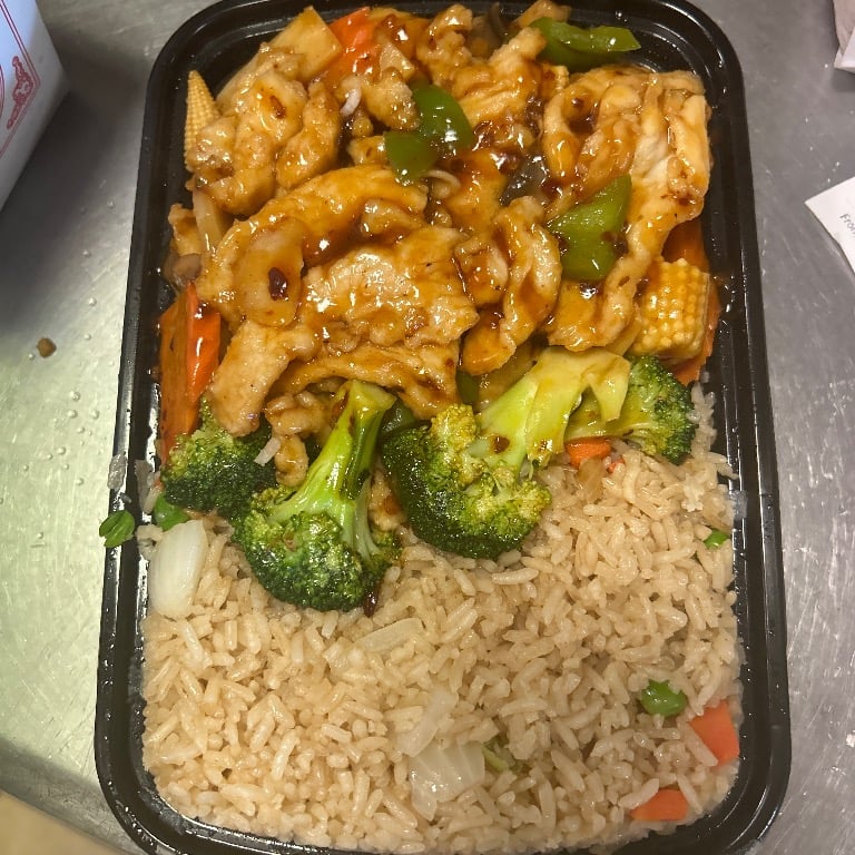 C 鱼香鸡<br>C24. Chicken w. Garlic Sauce