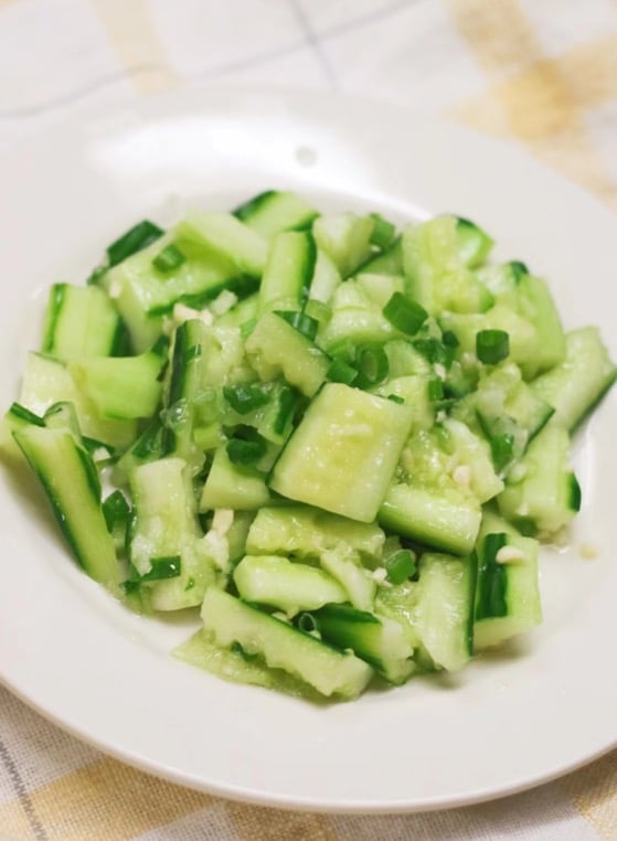 5. Cucumber with Garlic 蒜泥黄瓜