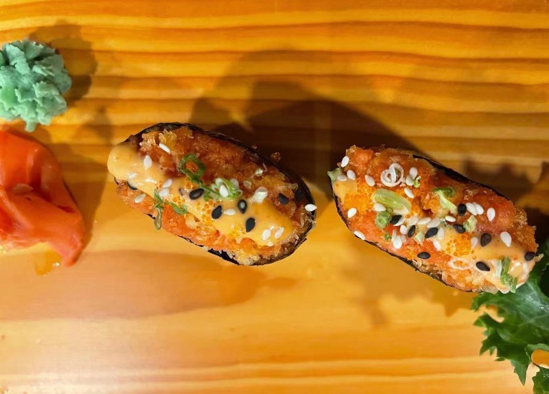 Spicy Tuna Sushi Image