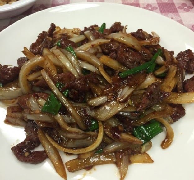 F8. Mongolian Beef 蒙古牛