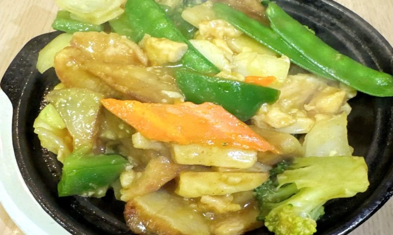Curry Chicken w. Potatoes in Clay Pot