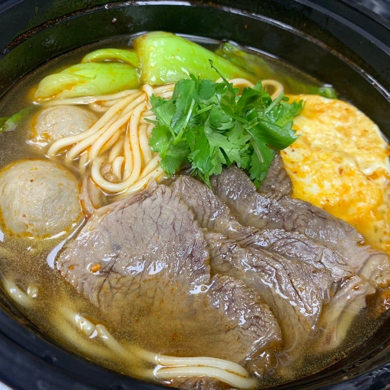 兰州牛肉拉面 Lan Zhou Spicy Beef Noodle Soup