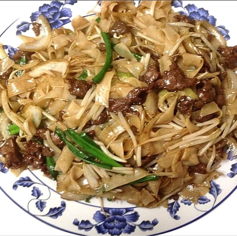 牛河79. Beef Chow Fun